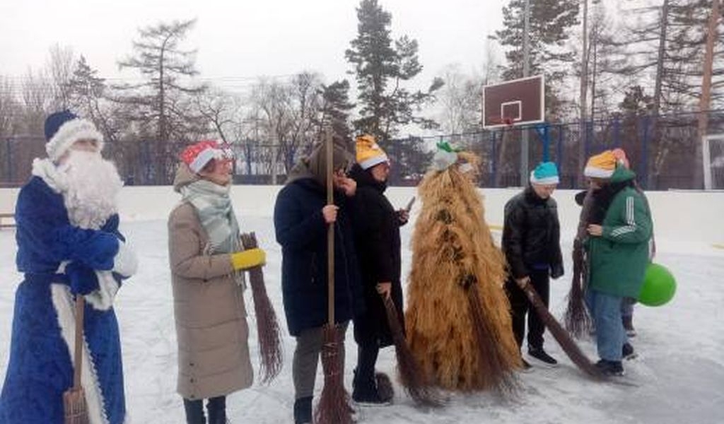 Новогодние утренники для ребят
