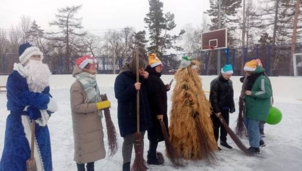 Новогодние утренники для ребят