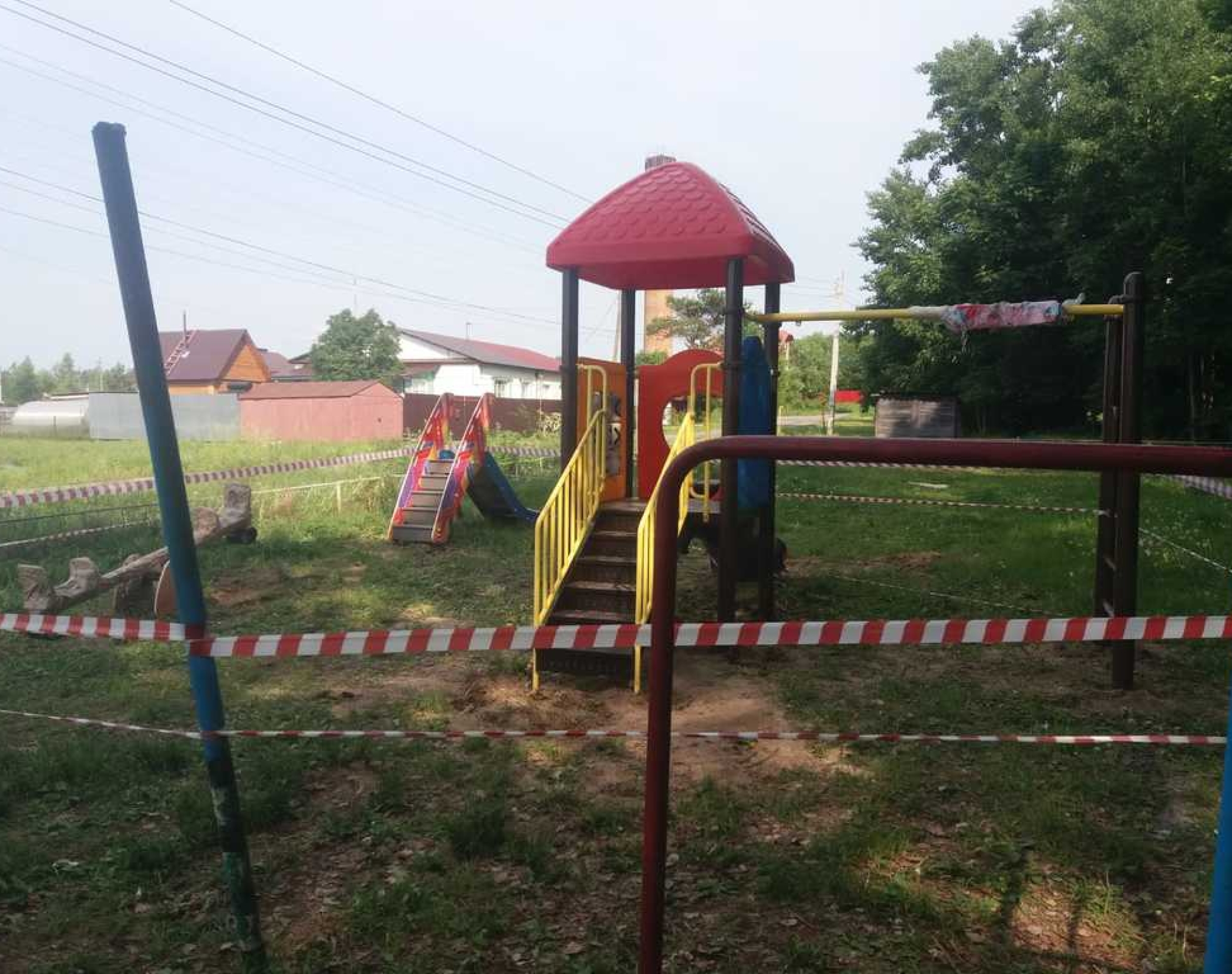 ТОС "Команда" с. Виноградовка ул. Новоселов , проект "Дворик детства"- детская игровая площадка